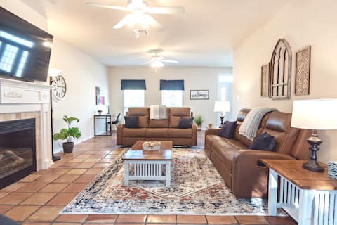 ★Hilltop Homestead★King Bed☀Patio⚡WiFi❤️Long Stays