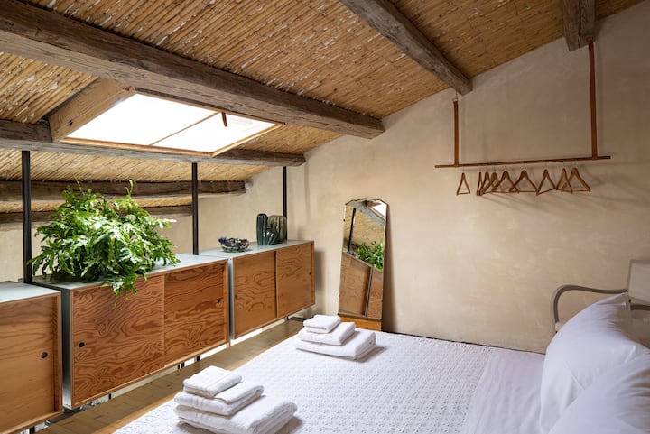 Mezzanine yenye kitanda maradufu