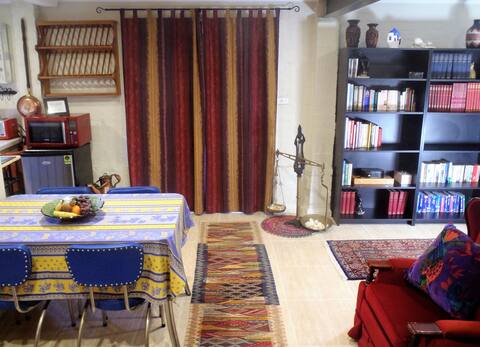 Top performing Airbnb: Cosy apartment accommodation, New Town, Hobart in City Of Hobart