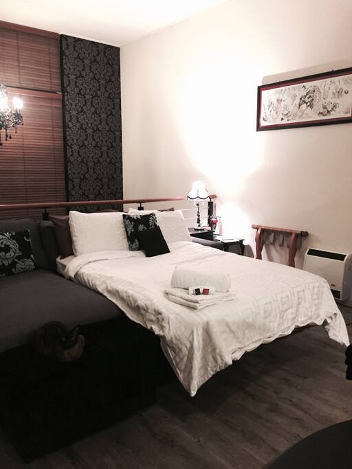 “It's not just a couch! It's a cloud! A fully retractable bed with a spring mattress hidden in a sofa that Penny also puts a memory foam mattress on top of...and then a pillow menu! It is bliss, and extremely comfortable. I slept like a queen!” – Chelsea