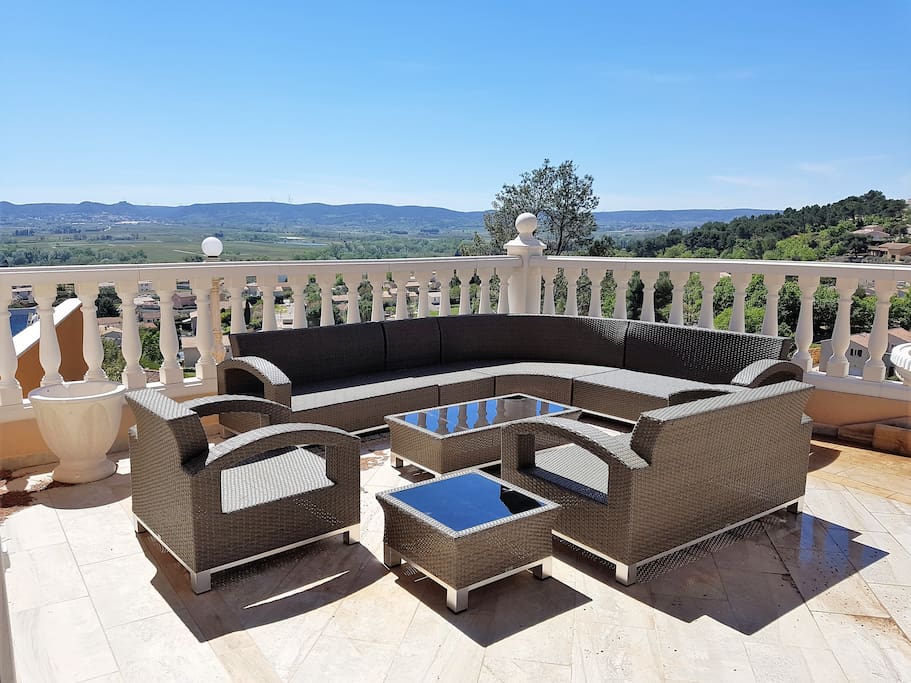 Terrasse RDC avec vue sur la Provence
