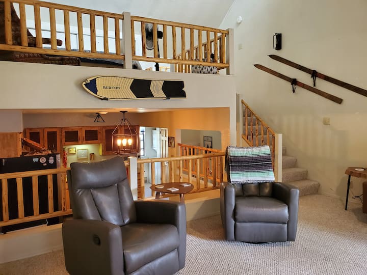 Ski Haus! Spacious And Modern 1 Block From Lifts! - Angel Fire, NM