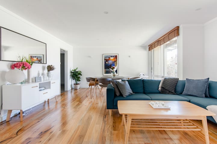 Great Location Wembley Downs City Beach Home