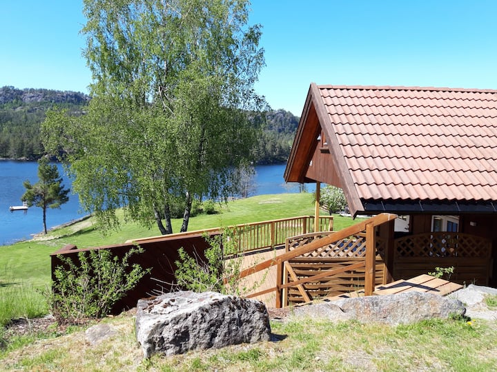 Cozy cabin close to the river.