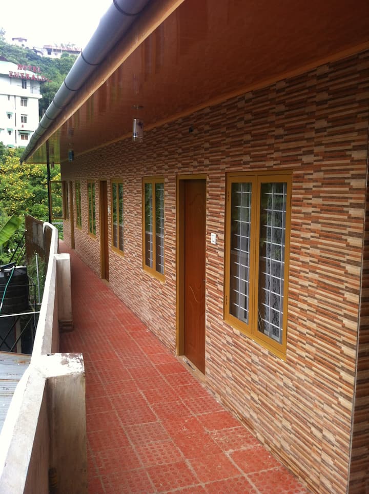 Munnar Dream Palace C1