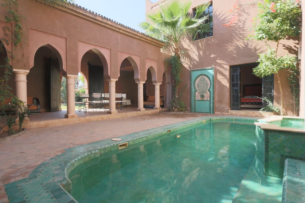Patio avec piscine privative