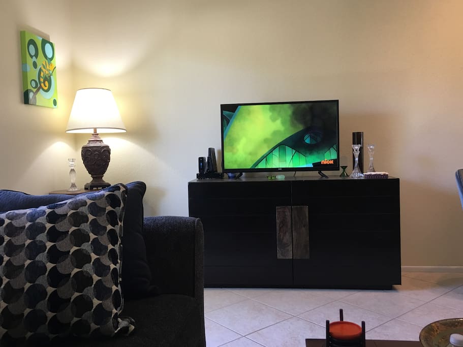 Living Room with TV/Cable