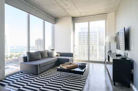 Best Location at Downtown Miami!!