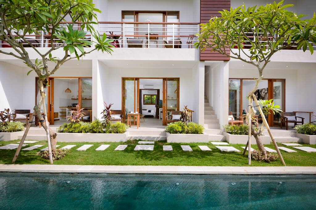 6 cosy apartments just a few steps from the beach