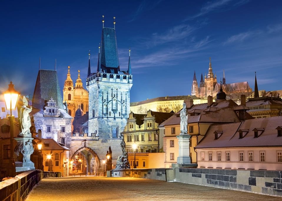 The BEST location!
2BDR IN THE HISTORICAL CENTER, BY CHARLES BRIDGE