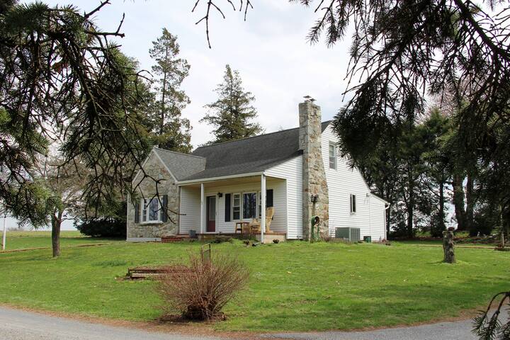 Paradise Valley Cottage