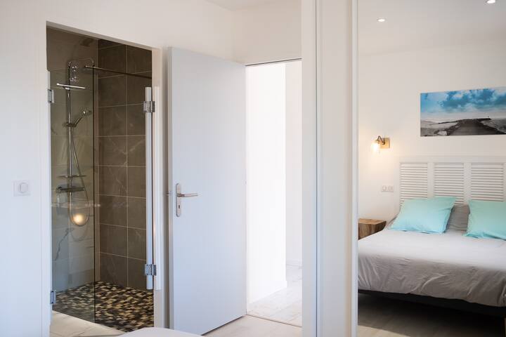 dormitorio 1 con ducha