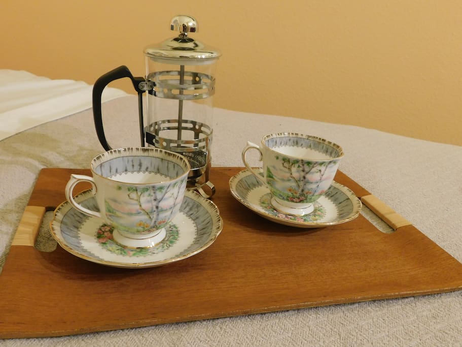 Relax with a cup of tea or coffee in the afternoon.