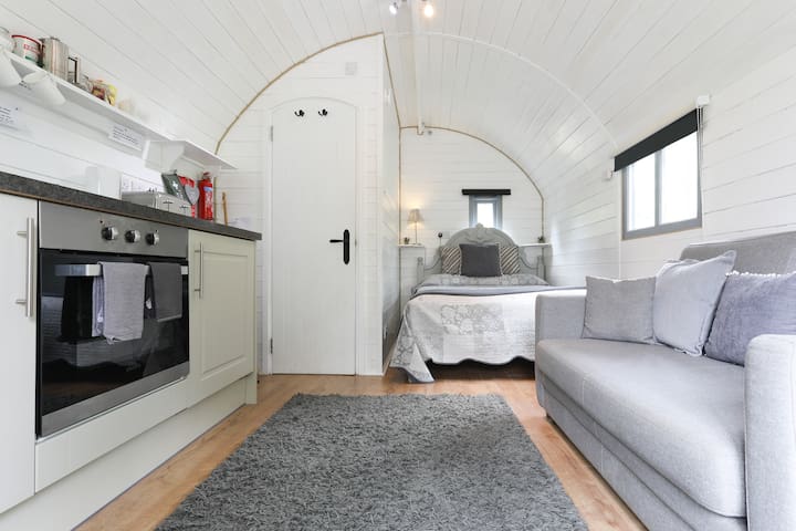 Snoozy OwlPod,SelfContained,kitchen,ensuite heated