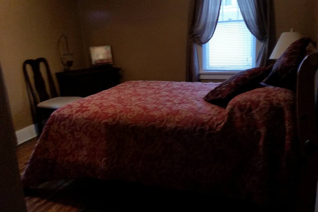 1st floor bedroom queen sized bed