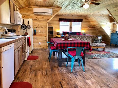 Colville Creekside Loft