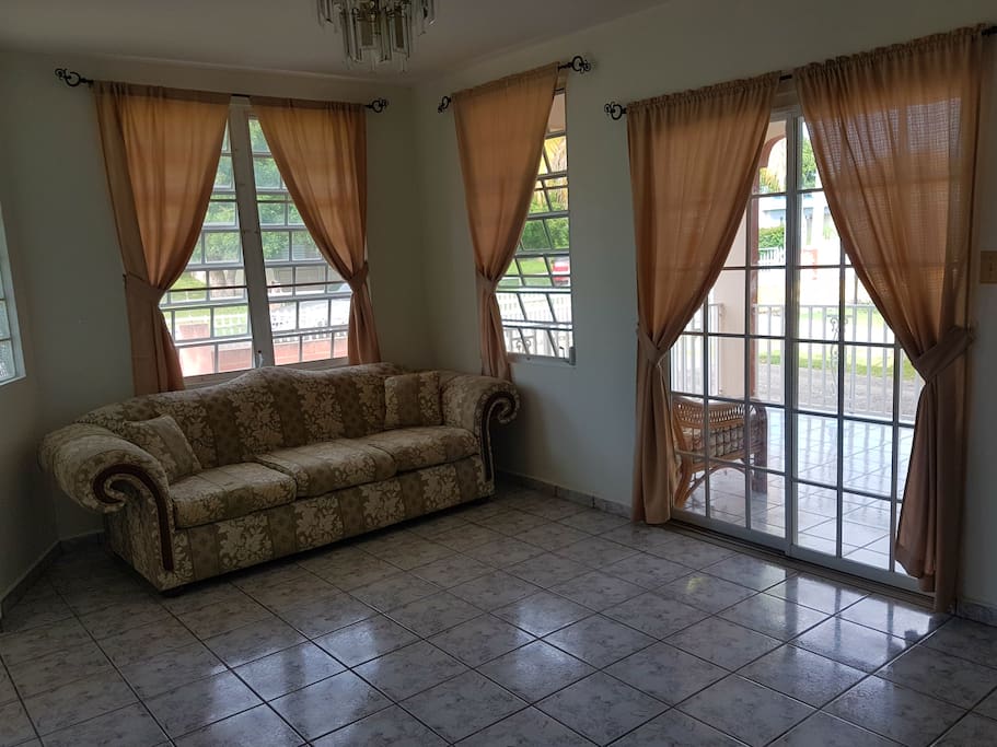 Spacious living room