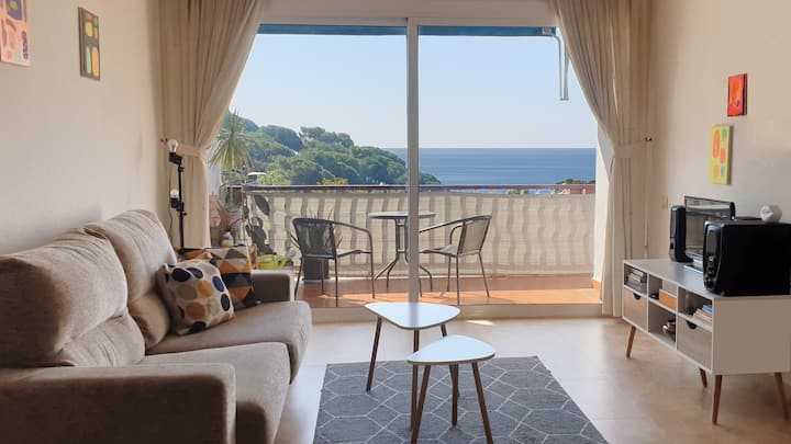 2 Bedroom Apartment With Seaview In Natural Zone - Arenys de Mar