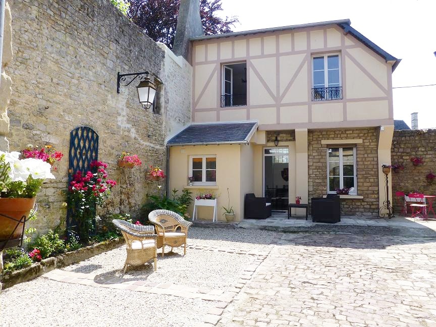Successful Airbnb property: Bayeux Charming house center with garage in Bayeux