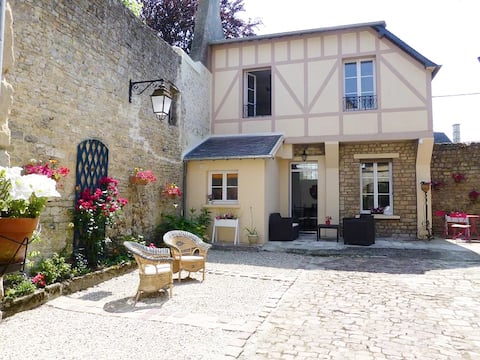 Successful Airbnb property: Bayeux Charming house center with garage in Bayeux