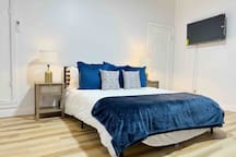 The Cardinal 810 B | QUEEN 1BD/1BA Studio Apt