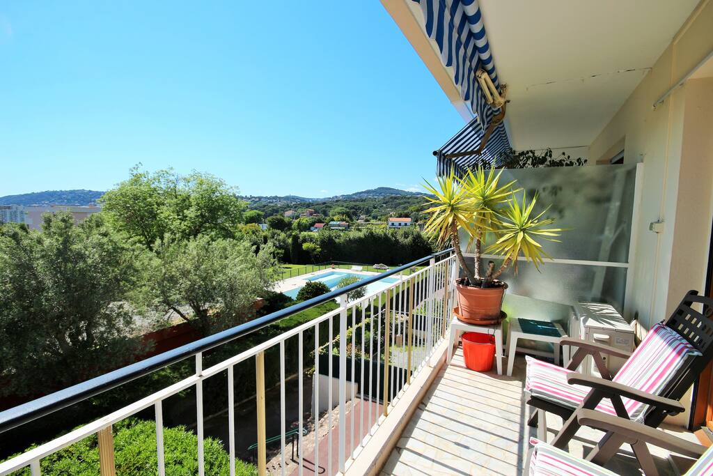Terrasse vue dégagée verdure