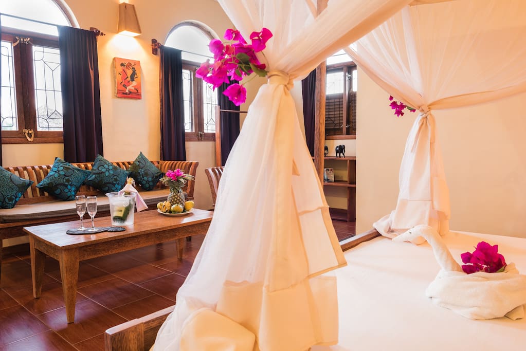 Honeymoon Suite