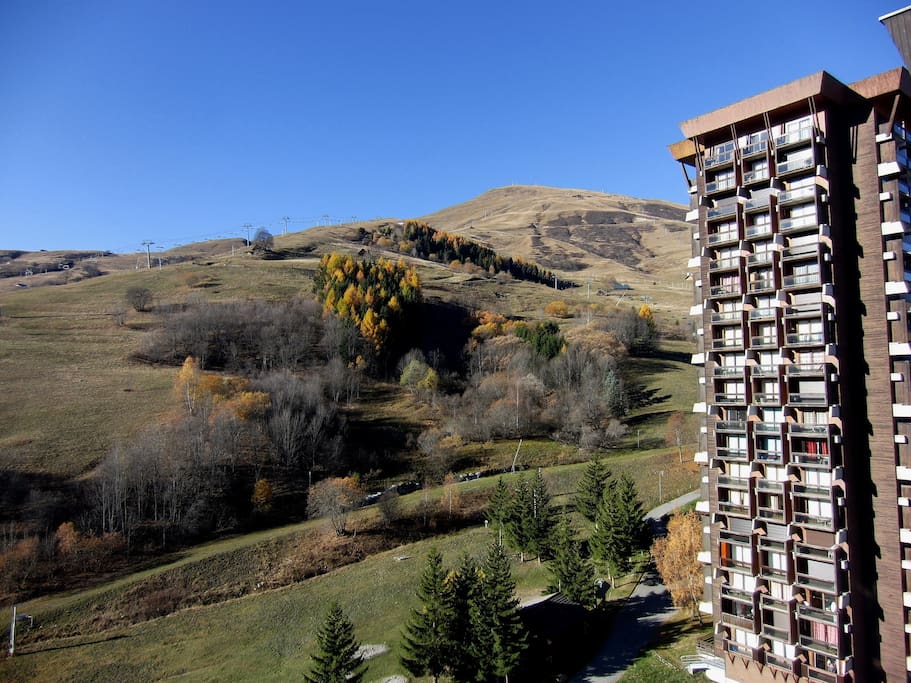 Vue directe sur les pistes, plein Sud !