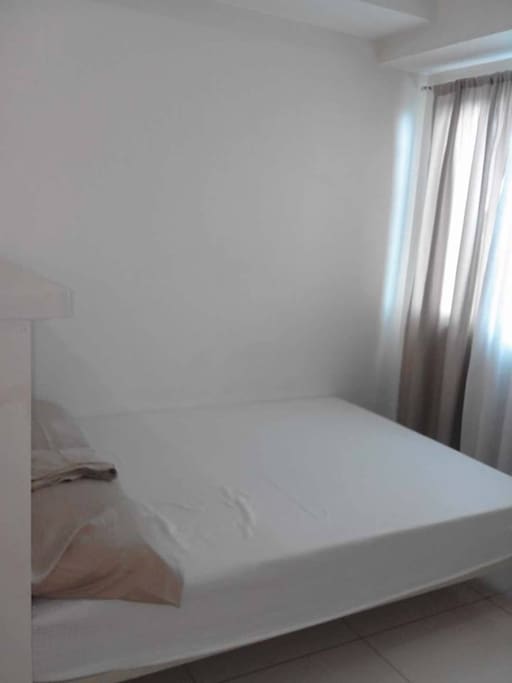 queen size bed