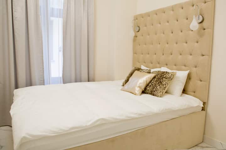 卧室、加大双人床