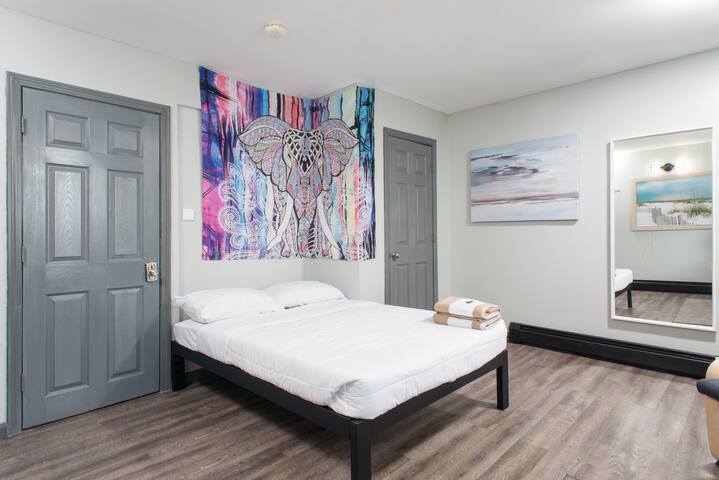 ⁨MinimalistStays managed Airbnb listing 1