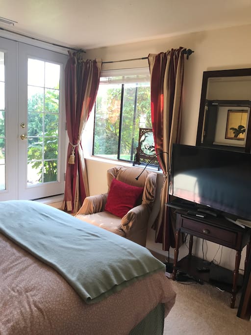 A newly installed French doors to your patio. A great view of the garden , mountains and wild life.Comfortable and private. Substantial breakfast included for up to one week stay .
