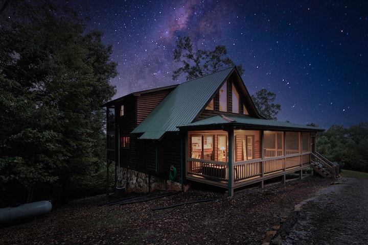Amazing Hot Tub, Game Room, Kid & Pet Friendly - Blue Ridge, GA