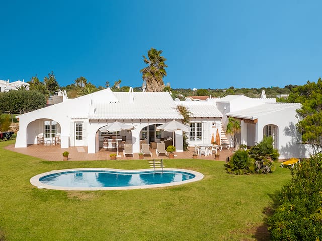 Spectacular front line villa in Binidalí, Menorca