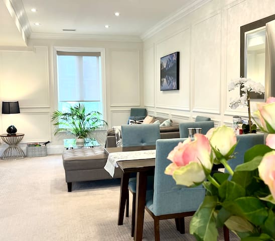 Comfortable Three Bedroom Home , Trinity Bellwoods