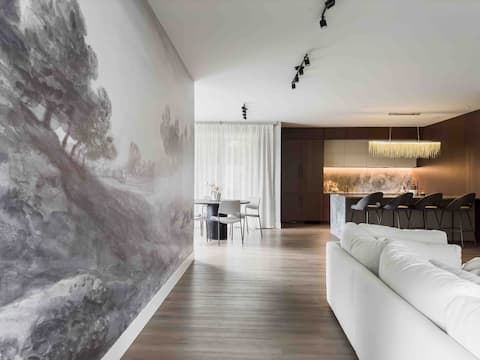 New Luxury Home in Edmonds with A/C