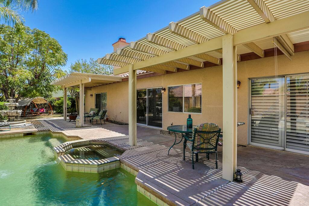 La Quinta Pool Home