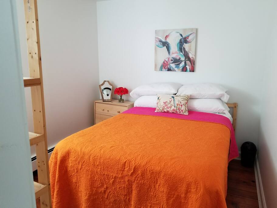 Full size bed