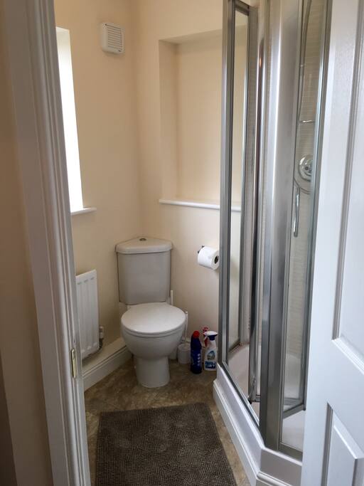 En-suite toilet & shower