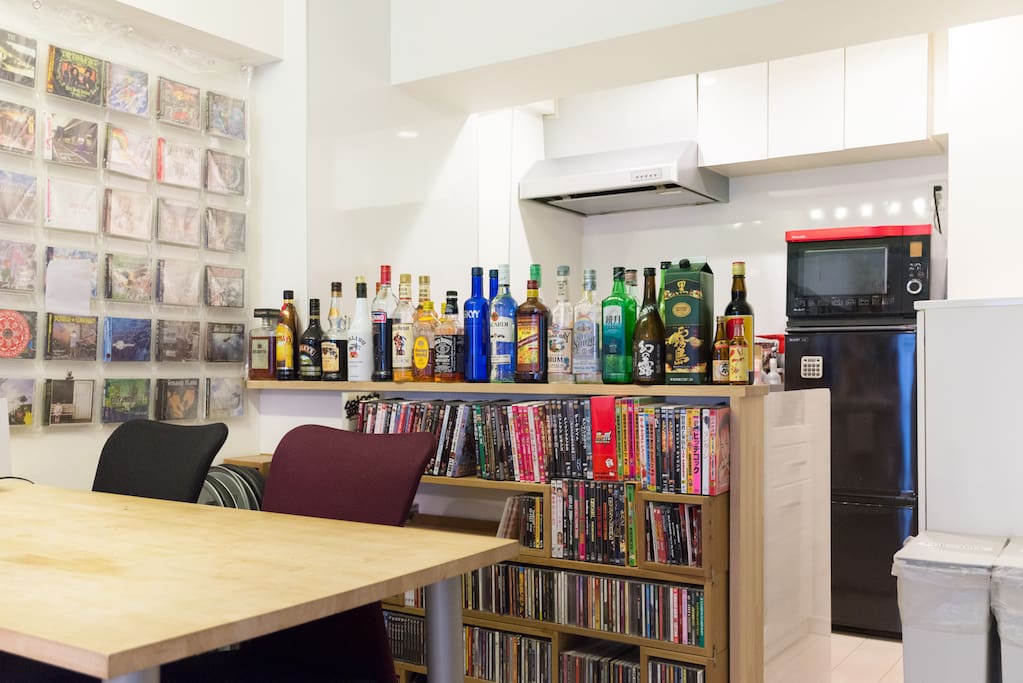 Kitchen and Dinning bar
