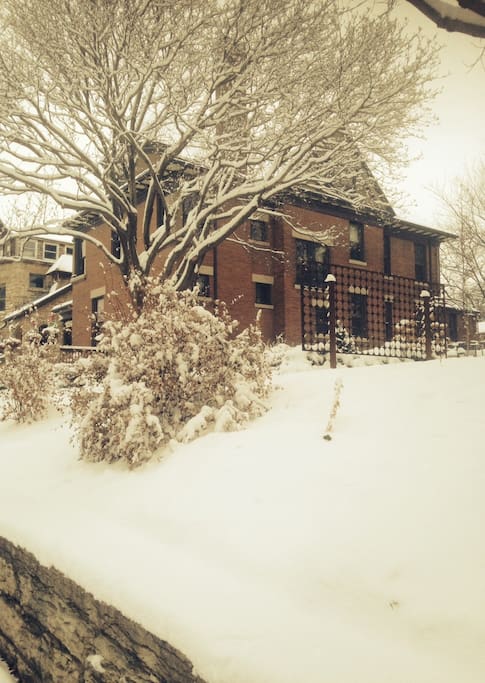 Jefferson House in the snow