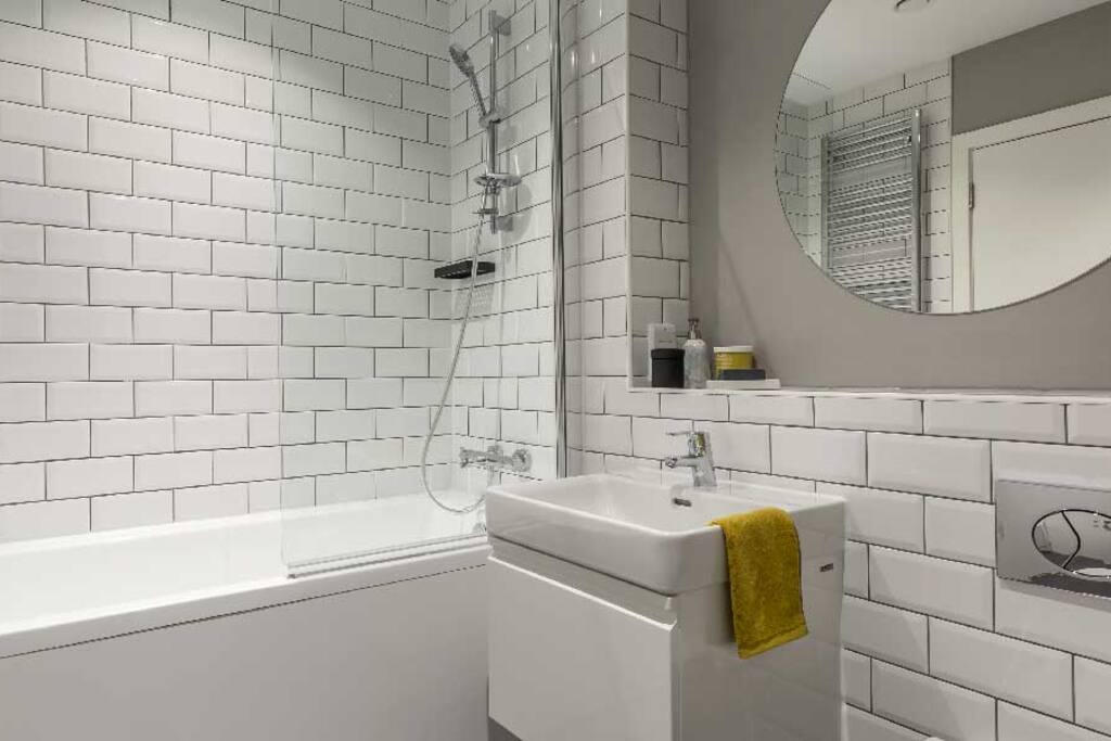 Spacious dedicated bathroom for guests
