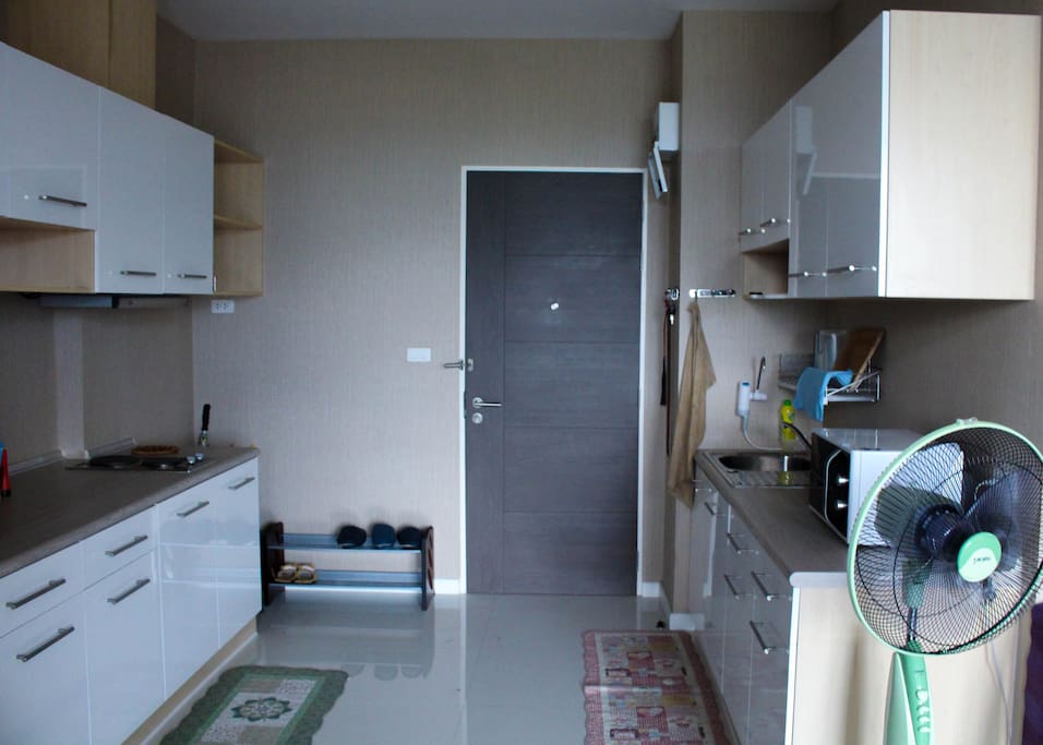 Kitchen, Front door