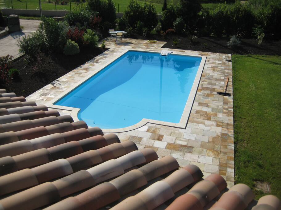 la piscine de la bastide vue de l'étage