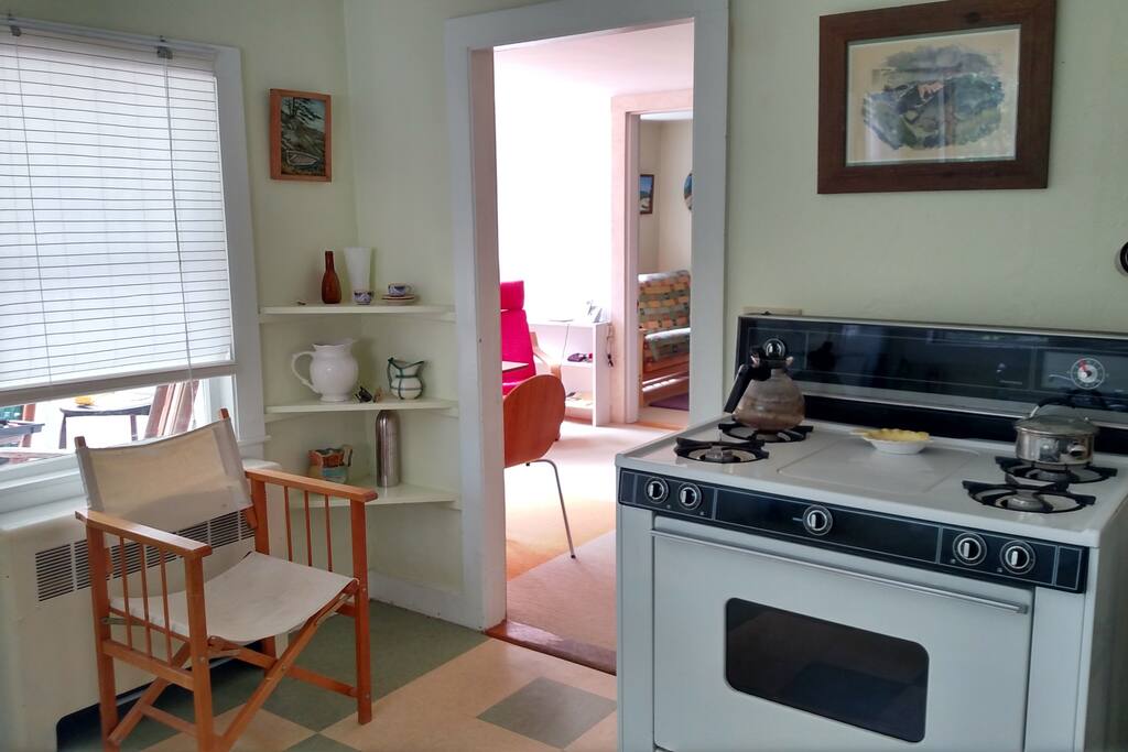 Kitchen toward the living/dining room