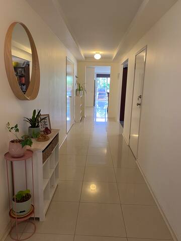 “Gumnut Mews” Bright & Cheerful 4brm family home. gallery image 3