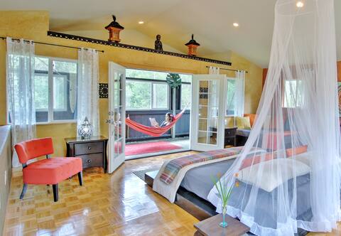 Secluded Rainforest Getaway! Hot Tub! Volcano!