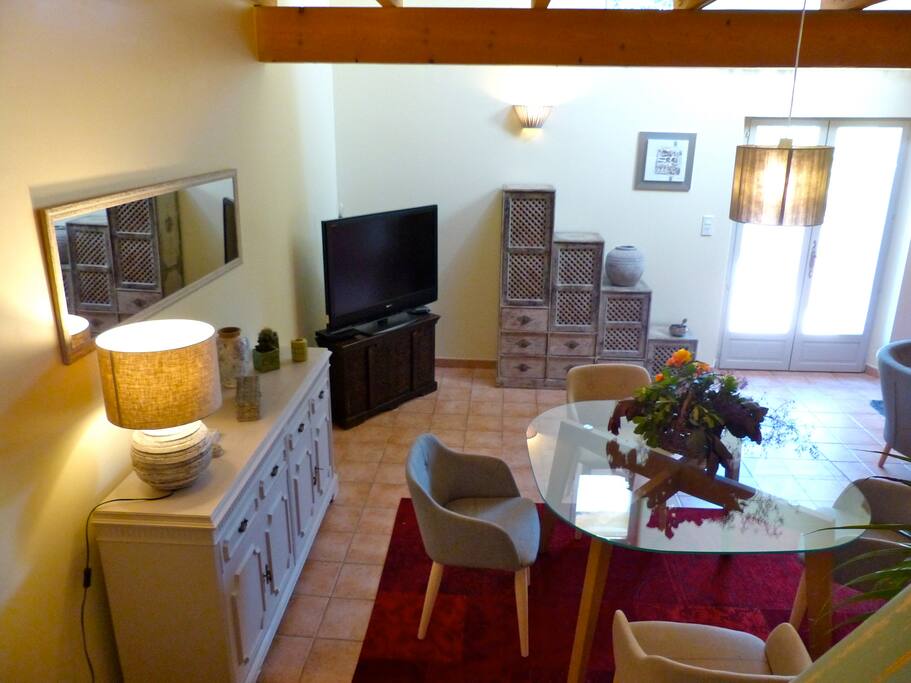Le rez-de-chaussée et l'entrée dans l'appartement