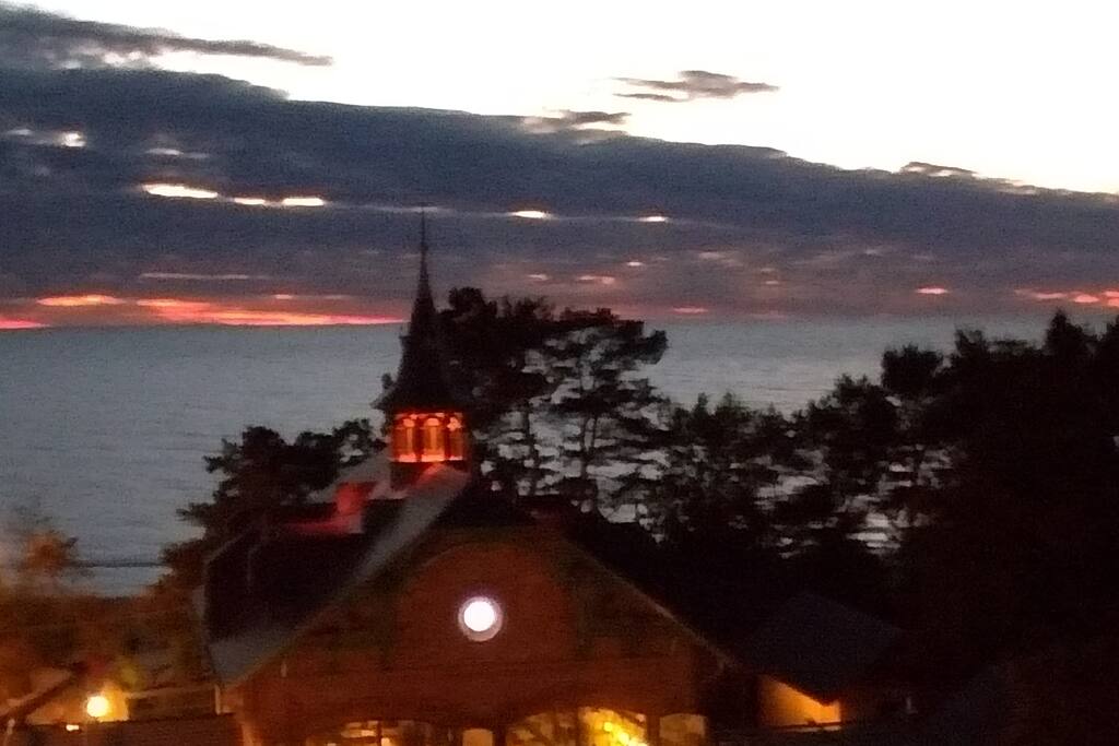 widok z balkonu wieczorem