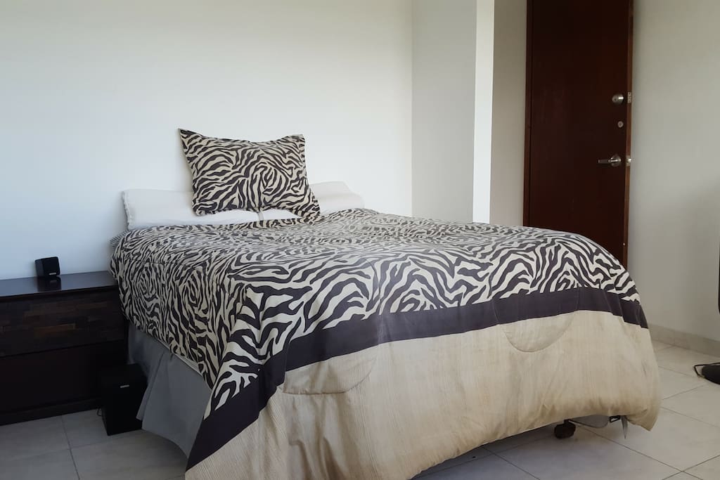 1era Habitación, cama full, para 1 o 2 personas
